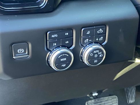 Certified 2023 GMC Sierra 1500 AT4 w/ Technology Package image 11