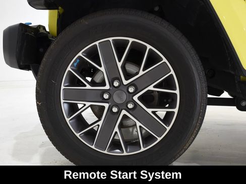 Used 2023 Jeep Wrangler Unlimited Sahara w/ Cold Weather Group AWD/4WD image 10