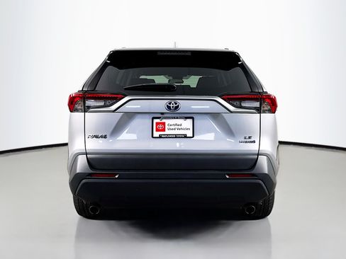 Used 2021 Toyota RAV4 LE AWD/4WD image 6