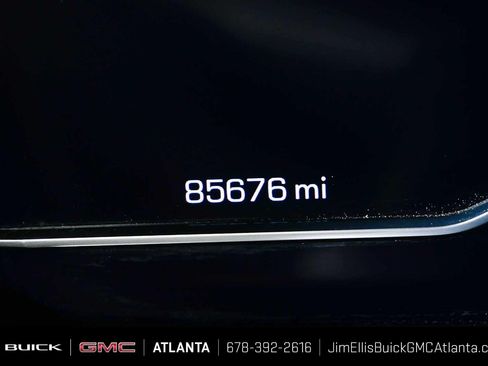 Used 2023 GMC Yukon XL SLT AWD/4WD image 17