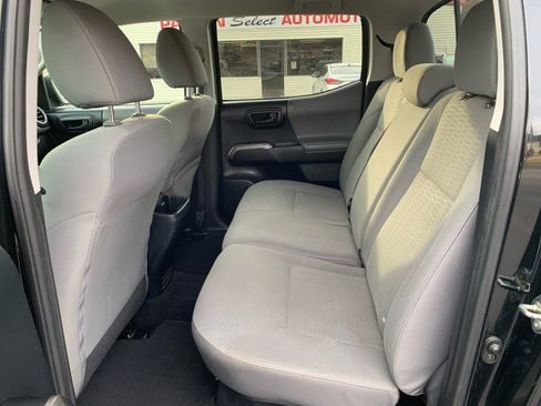 Used 2018 Toyota Tacoma SR5 image 11