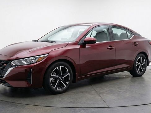 Used 2025 Nissan Sentra SV image 3