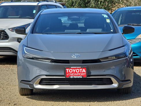 Used 2023 Toyota Prius Prime FWD image 6