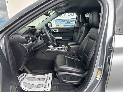 Used 2023 Ford Explorer XLT w/ Equipment Group 202A AWD/4WD image 6