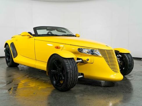 Used 2002 Chrysler Prowler image 2