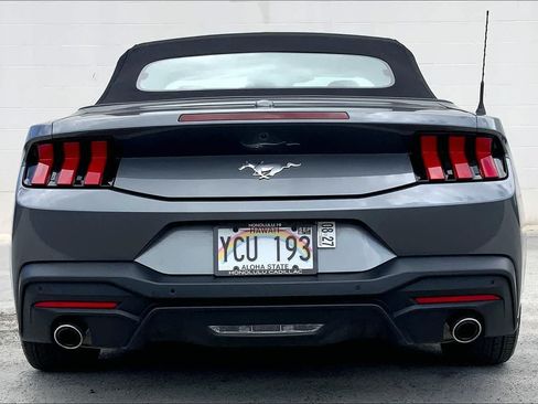 Used 2025 Ford Mustang Convertible RWD image 5
