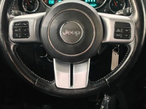 Used 2017 Jeep Wrangler Unlimited Sport AWD/4WD image 4