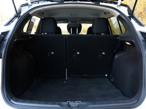 Used 2022 Nissan Kicks SR w/ Interior Electronics Package image 38