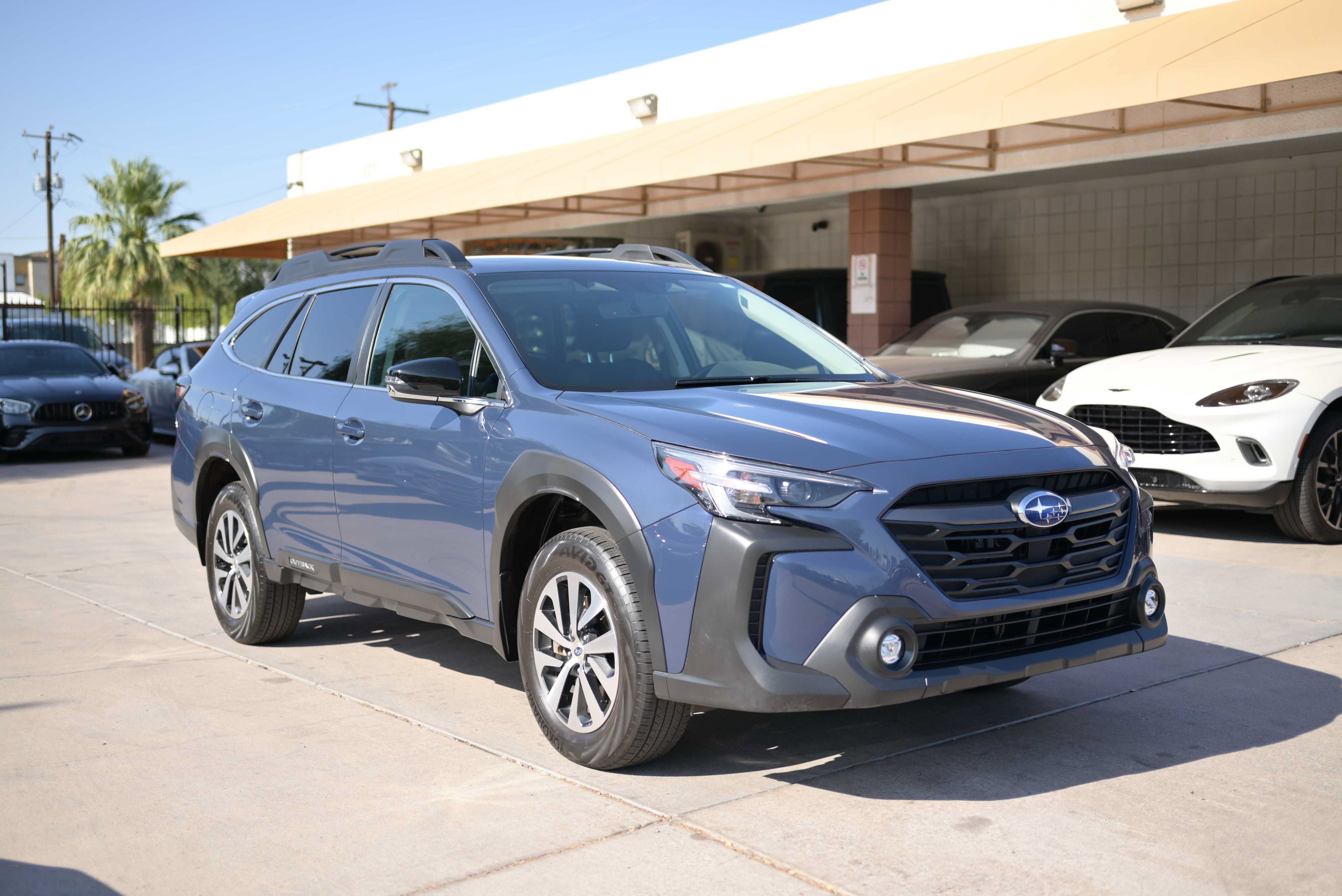 Used 2025 Subaru Outback Premium AWD/4WD image 3