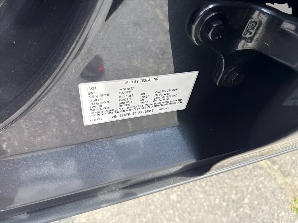 Used 2024 Tesla Model Y Long Range AWD/4WD image 39
