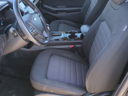 Used 2018 Ford Edge SE image 14