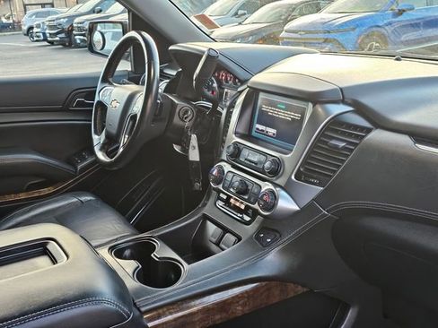 Used 2018 Chevrolet Suburban LT image 13