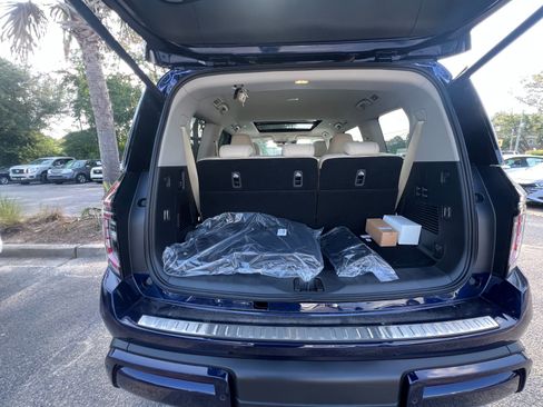 New 2025 Nissan Armada Platinum w/ Convenience Package image 25