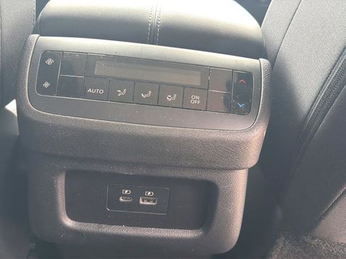 Used 2024 Nissan Pathfinder SV w/ SV Premium Package image 24