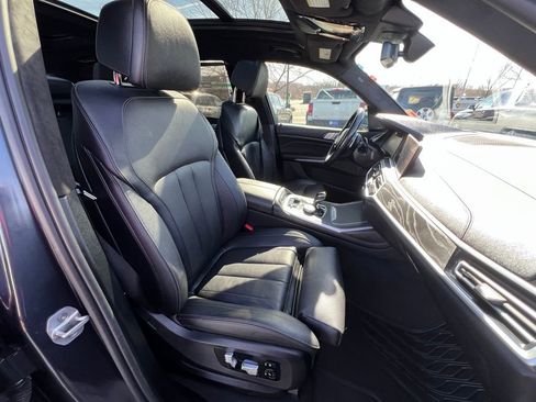 Used 2022 BMW X7 M50i image 36