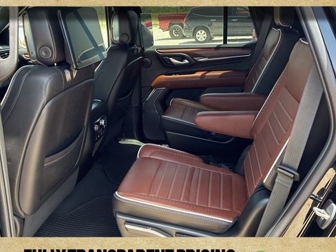 Used 2023 GMC Yukon Denali Ultimate AWD/4WD image 19