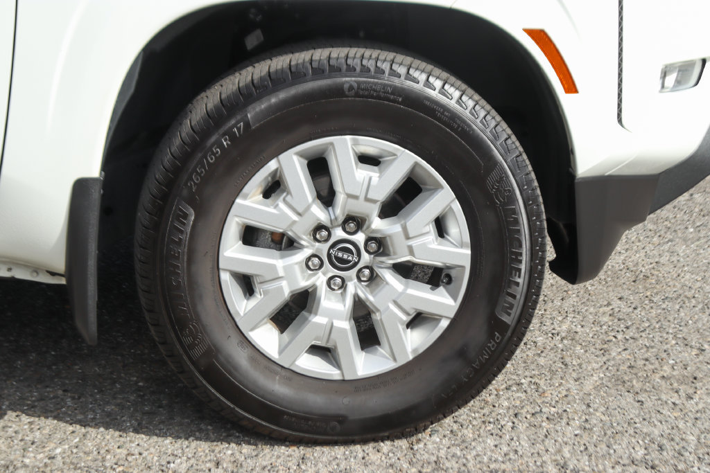 Used 2024 Nissan Frontier SV w/ SV Convenience Package RWD image 36