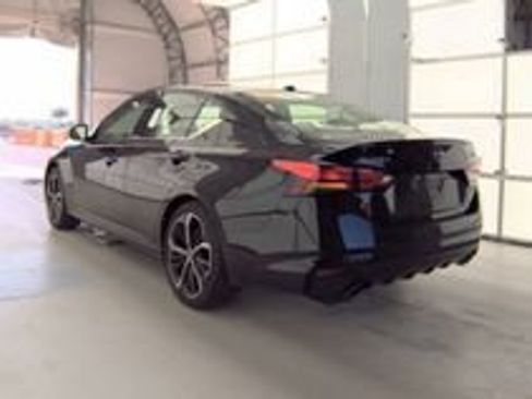 Used 2025 Nissan Altima 2.5 SR FWD image 21