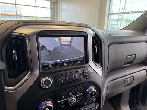 Used 2021 GMC Sierra 1500 SLT w/ SLT Convenience Package AWD/4WD image 26