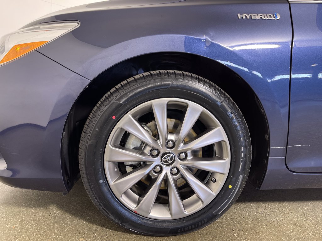 Used 2016 Toyota Camry XLE w/ Moonroof Package FWD image 11
