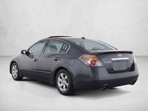 Used 2008 Nissan Altima 3.5 SL w/ Technology Pkg FWD image 5