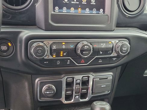 Used 2022 Jeep Wrangler Unlimited Sport image 27