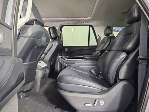 New 2025 Lincoln Navigator L Reserve AWD/4WD image 10