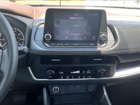 Used 2023 Nissan Rogue SV FWD image 30
