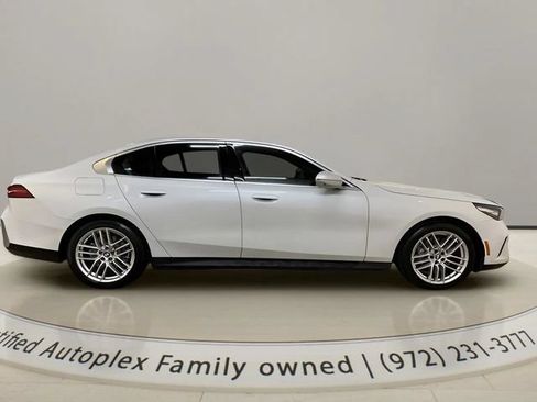 Used 2024 BMW 530i RWD image 6