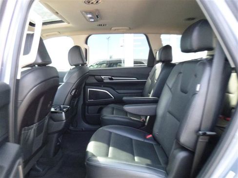 Used 2025 Kia Telluride S AWD/4WD image 6