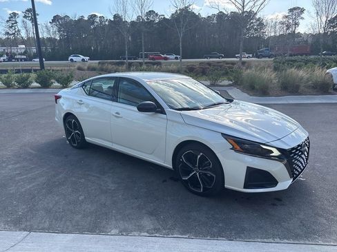Used 2024 Nissan Altima 2.5 SR image 5