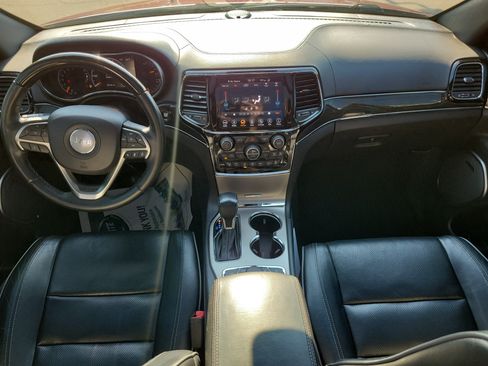 Used 2019 Jeep Grand Cherokee Overland AWD/4WD image 9