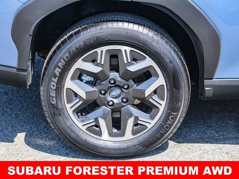 Used 2025 Subaru Forester Premium AWD/4WD image 9