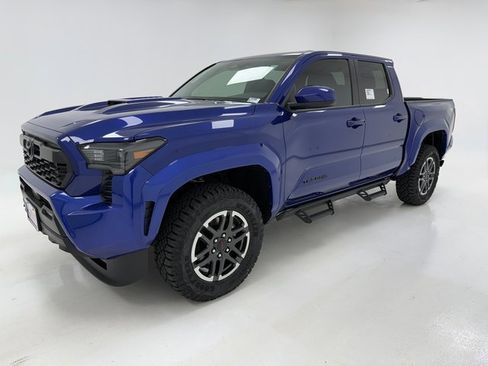 New 2025 Toyota Tacoma TRD Sport image 5