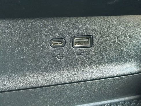 Used 2025 Chevrolet Equinox LT w/ Midnight Edition image 21