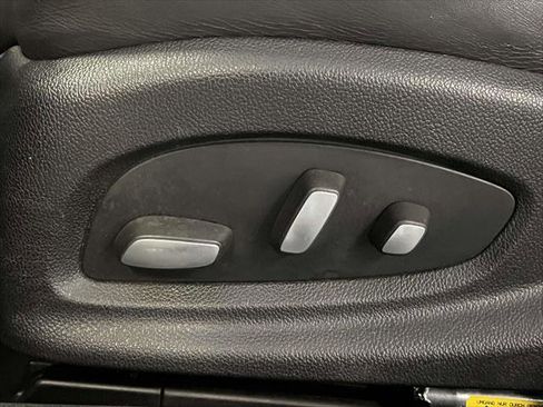 Used 2013 Cadillac XTS Platinum image 19