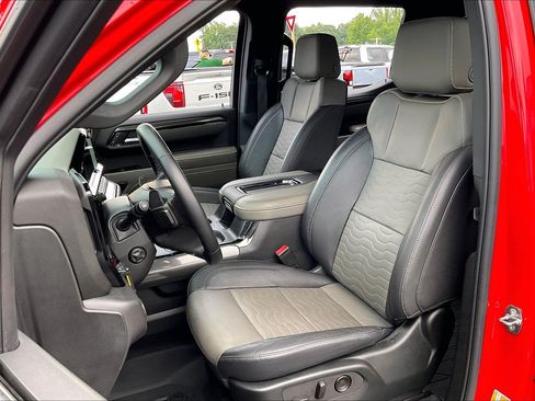 Used 2022 Chevrolet Silverado 1500 ZR2 w/ Technology Package AWD/4WD image 24