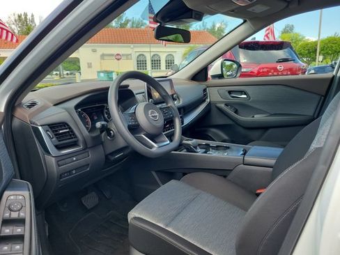 Used 2023 Nissan Rogue SV FWD image 13