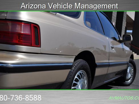Used 1990 Acura Legend L image 17