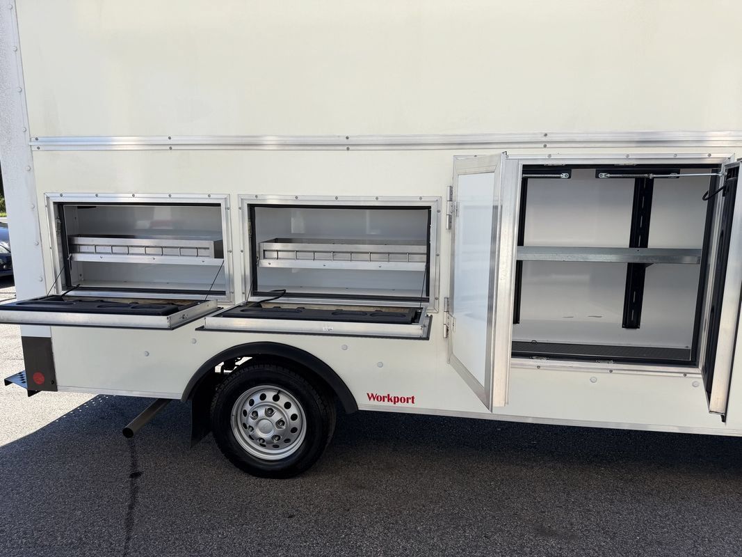 Used 2024 Ford Transit 350 RWD image 33