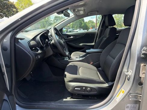 Used 2024 Chevrolet Malibu LT FWD image 17