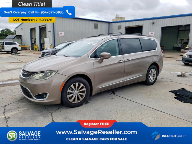Used 2017 Chrysler Pacifica Touring-L FWD image 1
