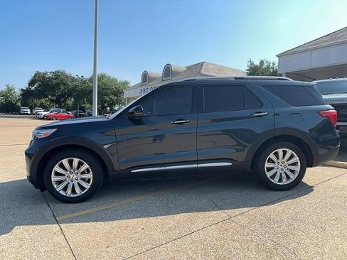 Used 2022 Ford Explorer Limited w/ Equipment Group 301A image 4