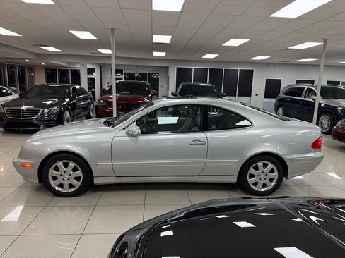 Used 2001 Mercedes-Benz CLK 320 Coupe image 6