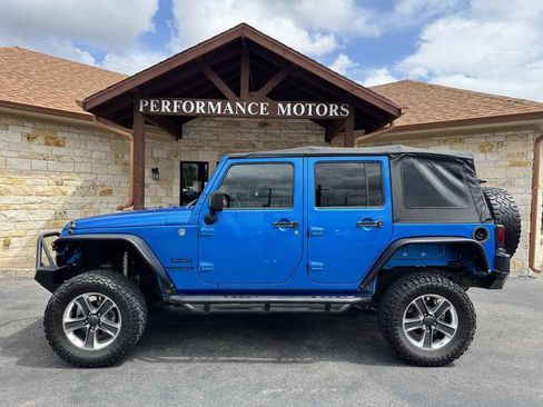 Used 2015 Jeep Wrangler Unlimited Sport w/ Quick Order Package 23S AWD/4WD image 2