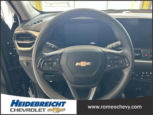 Used 2024 Chevrolet TrailBlazer LS w/ LS Convenience Package AWD/4WD image 18