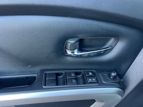 Used 2024 Nissan Titan SV AWD/4WD image 11