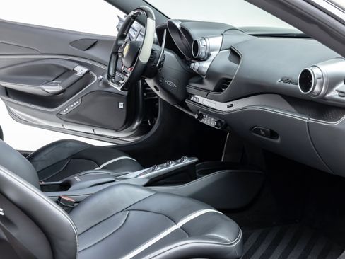 Used 2021 Ferrari F8 Tributo image 75