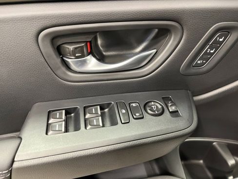 New 2025 Honda Pilot Touring image 11