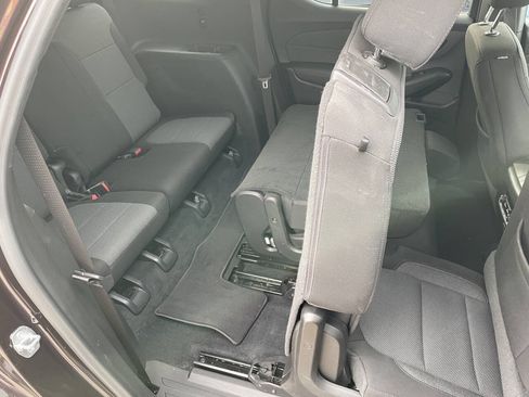 Used 2022 Chevrolet Traverse LT AWD/4WD image 34